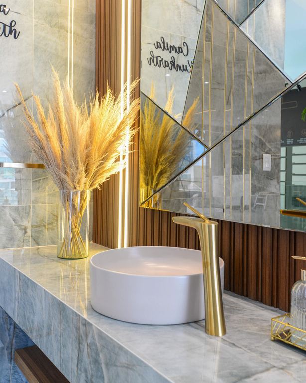 Lavabo com painel ripado Mogno